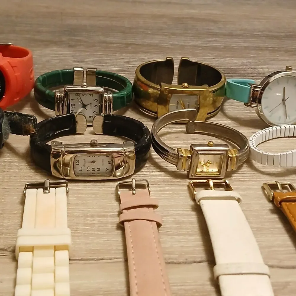 Huge Watch Lot of 40+ Mixed Brands Vintage & Modern Parts/Repair Untested-Box D5